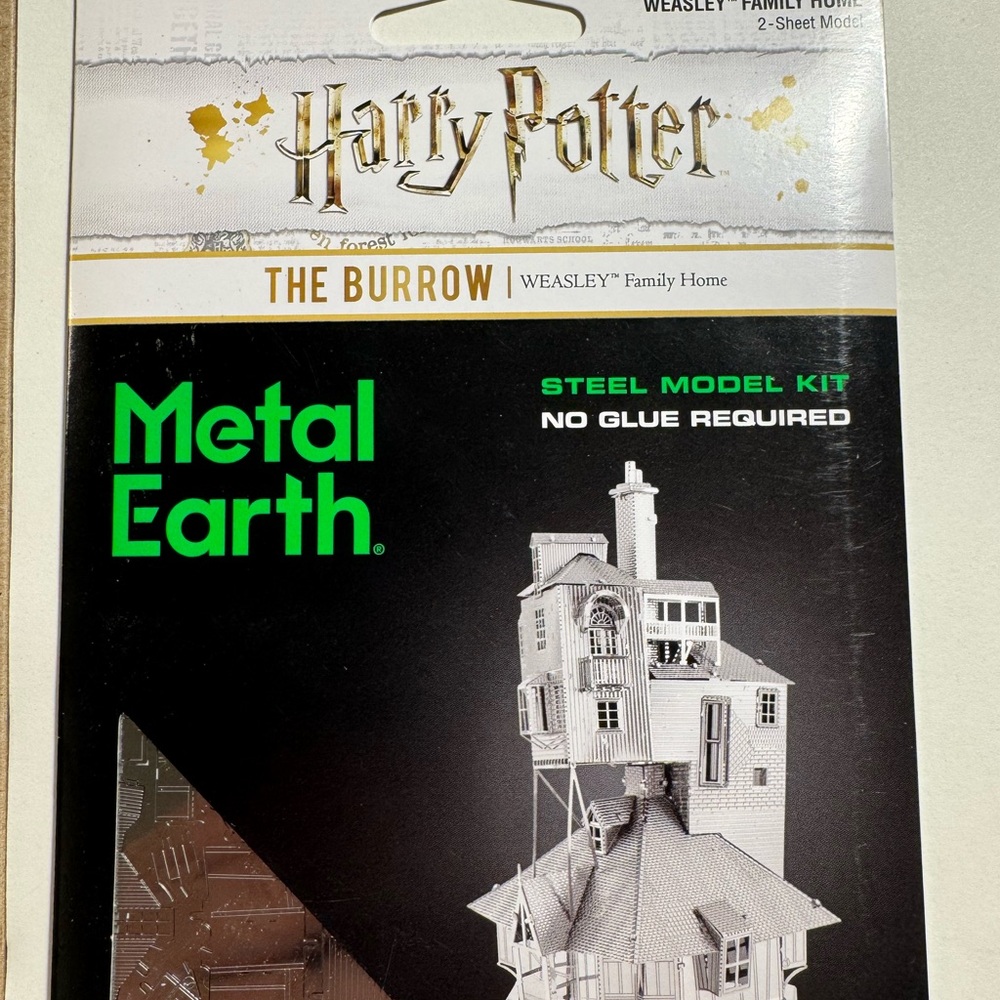 Harry Potter The Burrow Steel Model Kit